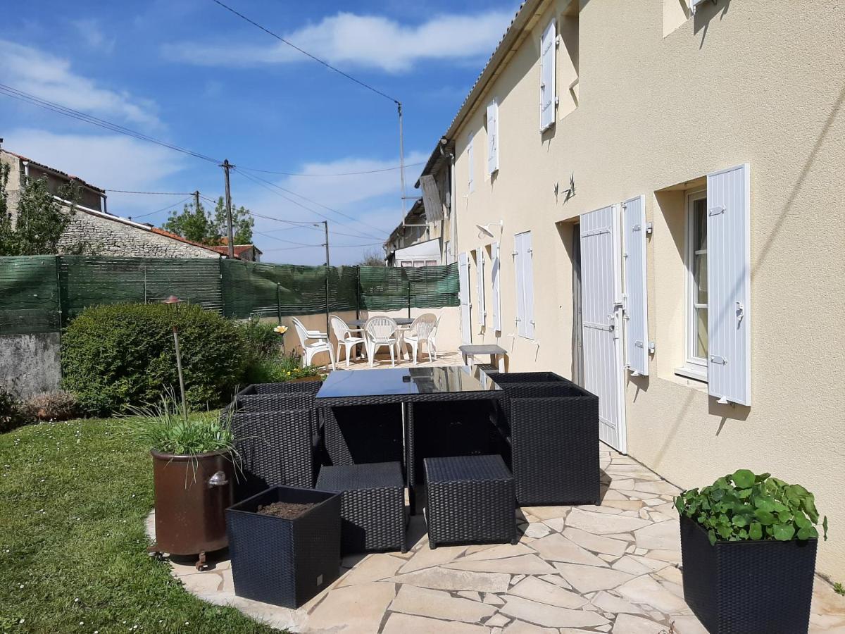 Les Tremieres Villa Le Thou Kültér fotó